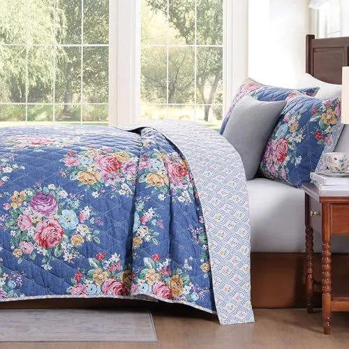 Farmhouse Quilt Set, detail view