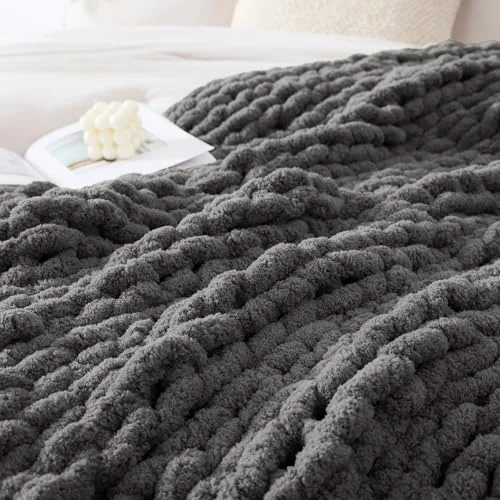 Chunky Knit Throw, detail view