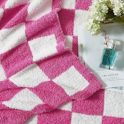 Checkered Knit Throw in Hot Pink, detail view