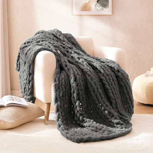 Chunky Knit Throw in Dark Grey