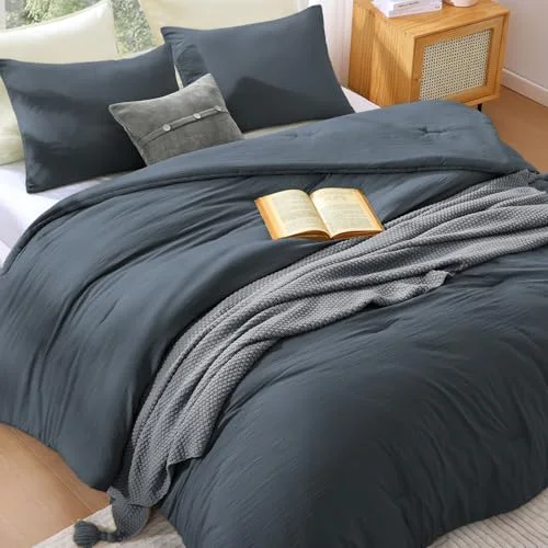 3-Piece Comforter Set in Blue Grey, Queen, detail view
