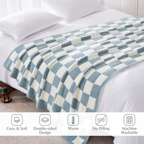 Checkered Knit Throw in Arctic Blue, detail view