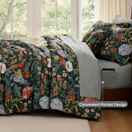 Printed Comforter Sets in Green, Queen, detail view
