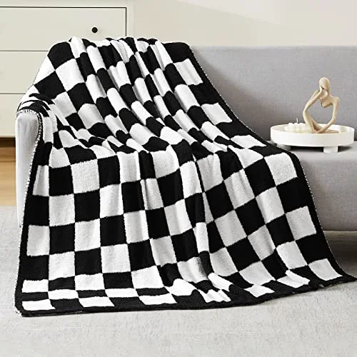 Checkered Knit Throw in Black White
