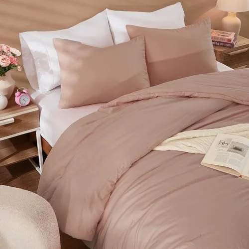 3-Piece Comforter Set in Dusty Pink, Queen, detail view