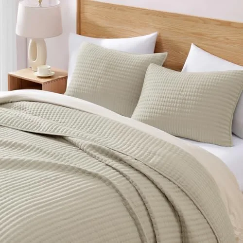 Lightweight Quilt Set in Almond Oatmeal, Queen, detail view