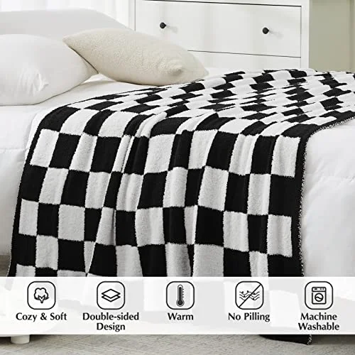 Checkered Knit Throw in Black White, detail view