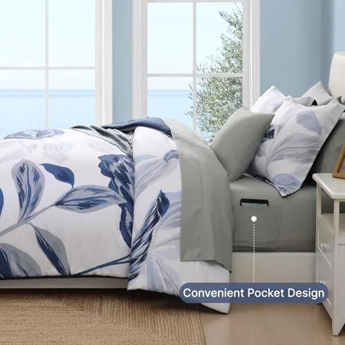 Printed Comforter Sets in Blue White Flower, Queen, detail view