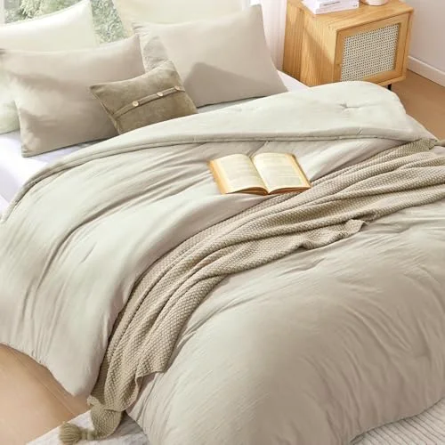 3-Piece Comforter Set in Light Oatmeal, Queen, detail view
