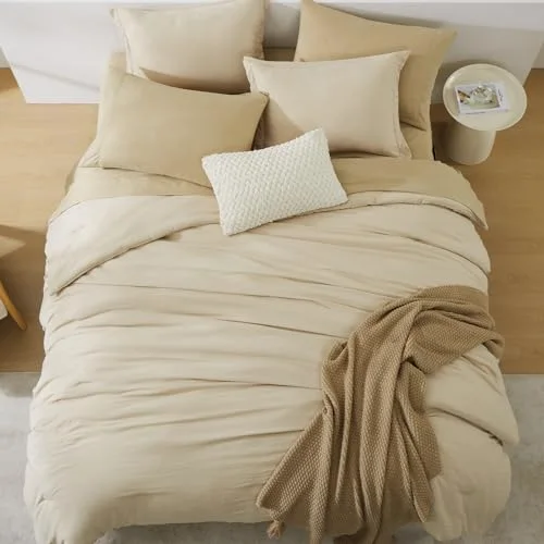 Comforter + Throw Bundles in Green, Beige, Queen, detail view