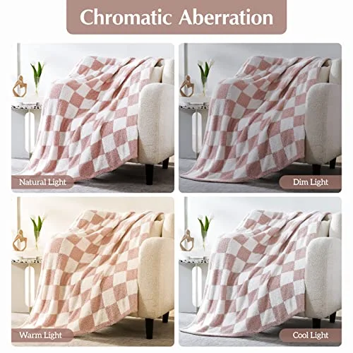 Checkered Knit Throw in Blush Pink, detail view