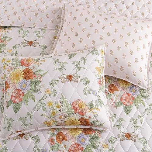 Farmhouse Quilt Set in Beige, King, detail view