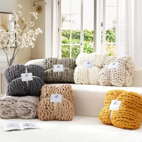 Chunky Knit Throw, detail view