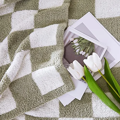 Comforter + Throw Bundles, detail view