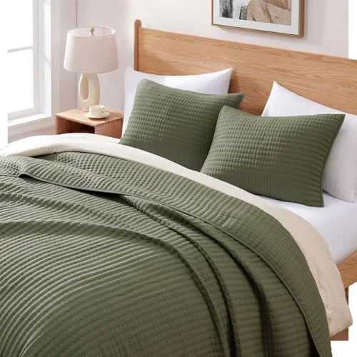 Lightweight Quilt Set, detail view