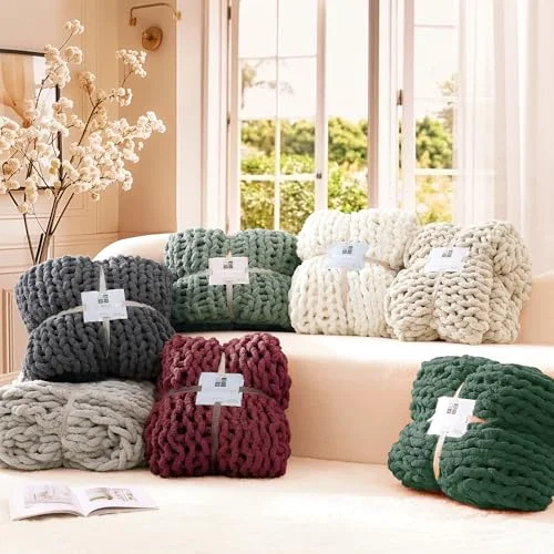 Chunky Knit Throw, detail view
