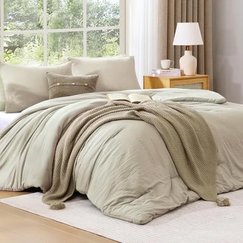 3-Piece Comforter Set in Light Oatmeal, Queen, detail view