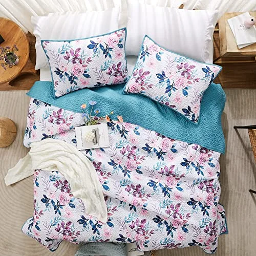 Farmhouse Quilt Set in Teal, King, detail view