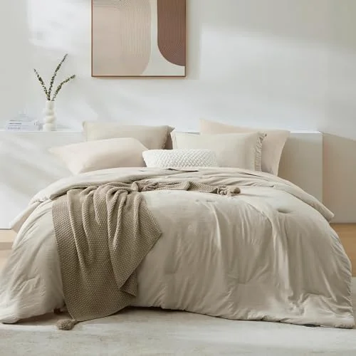 Comforter + Throw Bundles, detail view