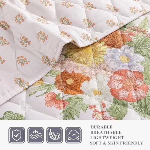 Farmhouse Quilt Set in Beige, King, detail view