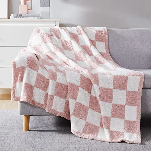 Checkered Knit Throw in Blush Pink